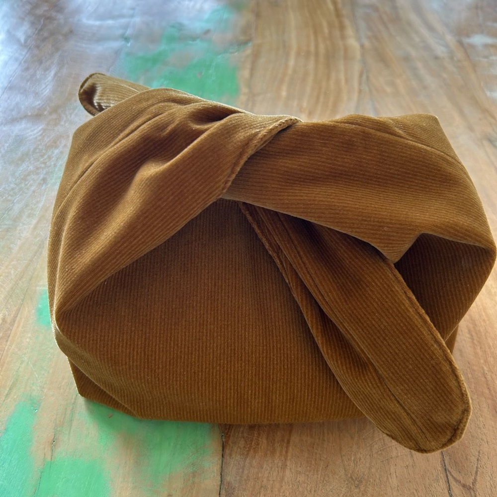 MERIT Make up bag New never been used